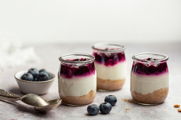 verrine cheesecake fait maison myrtille biscuit et fromage frais