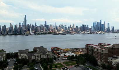 Obraz premium new york city skyline wide angle panorama view (skyscrapers of midtown and downtown financial center) nyc tourism travel nj west overlook (aerial vista) manhattan architecture