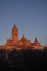 Fototapeta premium Catedral de Segovia in the sunset