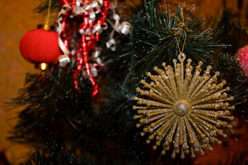 christmas tree decorations dark colors