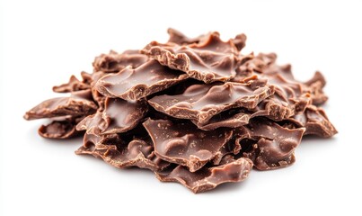 美味しそうなチョコレートのかけらが山積みになっている様子