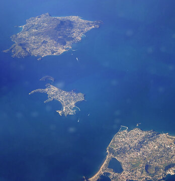vista aerea delle isole di ischia e procida
