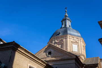 Fototapeta premium Dome of the baroque Church of San Ildefonso (Jesuit church) in Toledo, Spain, against blue sky.