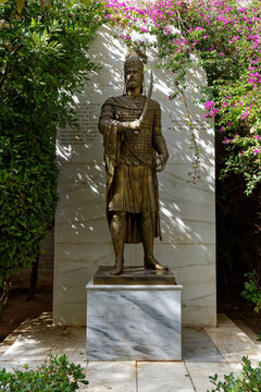 Griechenland - Athen - Mitropoleos-Platz - Statue des Constantine Palaiologos
