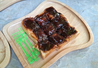 Bread topped with chocolate