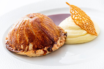 meat piea and mashed potato