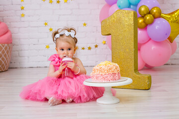 Fototapeta premium little girl with birthday cake 