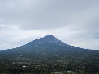 Obraz premium merapi mountain in the morning