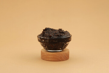 Beldi soap with black cumin oil. Moroccan gel-like black soap that cleanses, scrubs, nourishes and saturates the skin with vitamins and trace elements.