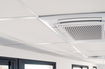 Ceiling mounted cassette type air conditioning system
