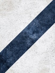 Fototapeta premium コンクリートのテクスチャと濃い紺色のストライプの組み合わせによる質感のある壁面