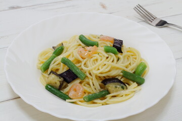 海老と野菜の塩レモンパスタ