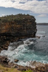 Obraz premium Scenic view of a rocky cliff.