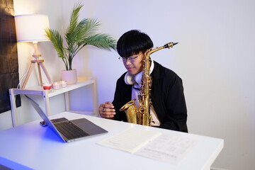 Working Asians are learning international musical skills at home