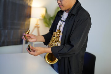 Working Asians are learning international musical skills at home