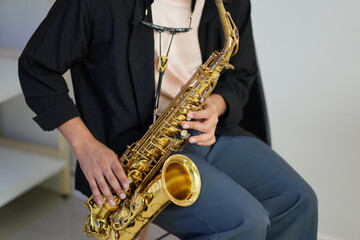 Working Asians are learning international musical skills at home
