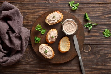 Toasted bread with chicken liver pate