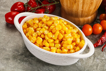 Sweet canned ripe corn grain