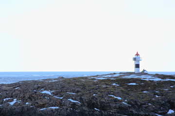 Faro di Borhella sull'isola di Andoya. Arcipelago delle Vesteralen, Norvegia del Nord.
