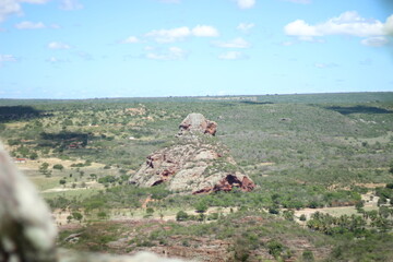 pedra do cachorro sentada no vale do catimbau, pernambuco