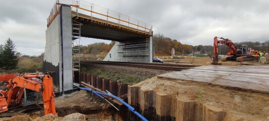 Na budowie nowego mostu. © WalDec