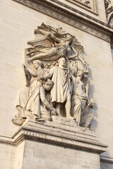 Fototapeta premium Detalle en muro de arco del triunfo, París