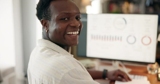 Face, business and happy black man on computer with stats, finance metrics and growth on screen. Portrait, smile and data analyst in office, professional and African entrepreneur with chart in Ghana