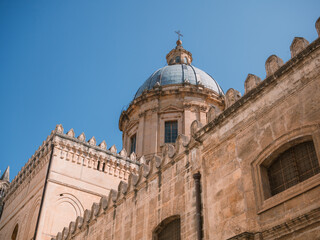 Obraz premium Iconic Palermo Cathedral with intricate architecture in Sicily