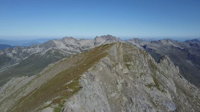 Drone Paysage montagne en &eacute;t&eacute;