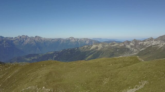 Drone Paysage montagne en &eacute;t&eacute;
