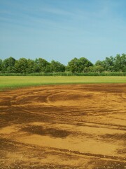 Obraz premium 野球場のある初夏の江戸川河川敷風景