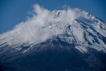 【山梨】パノラマ台から見る雪の富士山（冬）