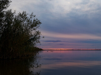 Der Dümmer See bei Lembruch im Abendlicht, Naturpark Dümmer, Landkreis Diepholz, Niedersachsen, Deutschland