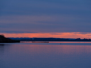 Der Dümmer See bei Lembruch im Abendlicht, Naturpark Dümmer, Landkreis Diepholz, Niedersachsen, Deutschland