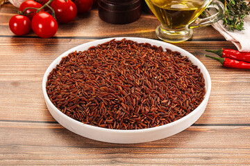 Red raw dry rice gor cooking