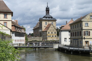 Fototapeta premium Altes Rathaus in der UNESCO-Weltkulturerbestadt Bamberg, Oberfranken, Franken, Bayern, Deutschland