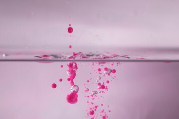 farbe tropfen wasser pink