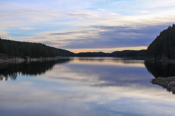 reflection of the sky in the water - Mariholtet