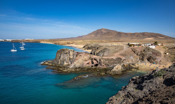 Playa de Papagayo, Los Ajaches in the background, Lanzarote, Spain