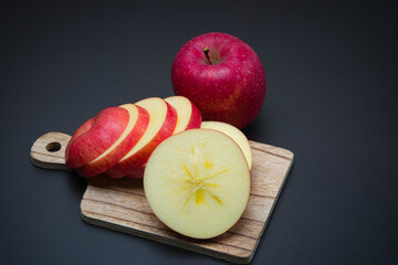 今が旬のりんごを気軽に食べよう　SNSで話題の芯が星形に見えるりんごのスたーカット