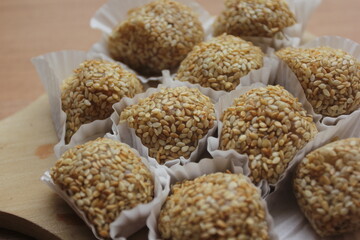Onde-onde or sesame balls