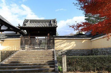 A Japanese temple : a scene of the precincts of Kennin-ji Temple in Kyoto City