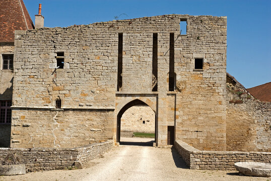 Chateau XIIe et XVe, Eguilly, 21, Cote d'Or, France