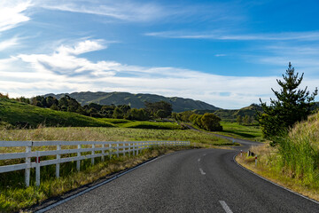 Naklejka premium road to the mountains