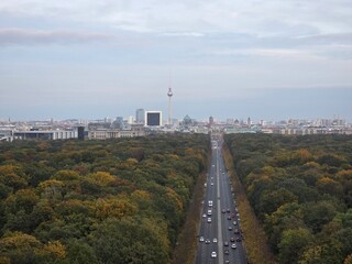 Berlin, Tiergarten, Brandenburger Tor, Fernsehturm, Siegessäule, rotes Rathaus, Dom, Straße des 17.Juni © Pascal // Spree