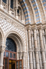 Fototapeta premium Architecture of the entrance to London's Natural History Museum, London.