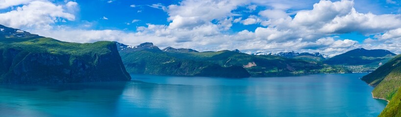 Obraz premium Sunnylvsfjord Panorama - Abzweigung zum Geirangerfjord