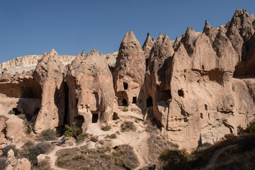 Valle de Zelve, construcciones trogloditas excavadas en la roca volc&aacute;nica. Capadocia, Turqu&iacute;a
