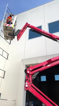aerial platform for working in safe conditions
