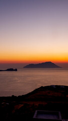 Obraz premium Sunset view from Milos Island over the Aegean Sea